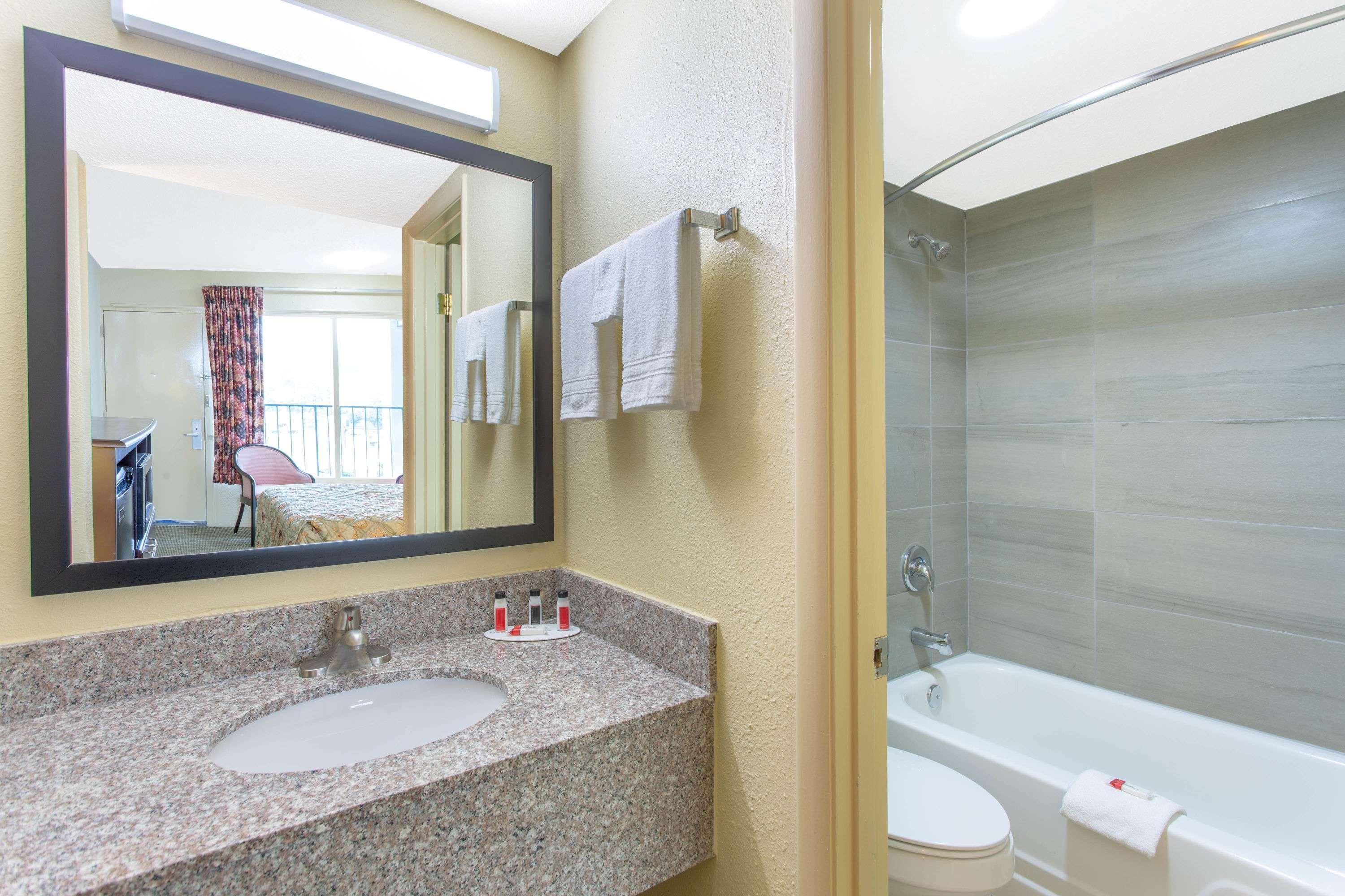 Days Inn By Wyndham לקסינגטון מראה חיצוני תמונה
